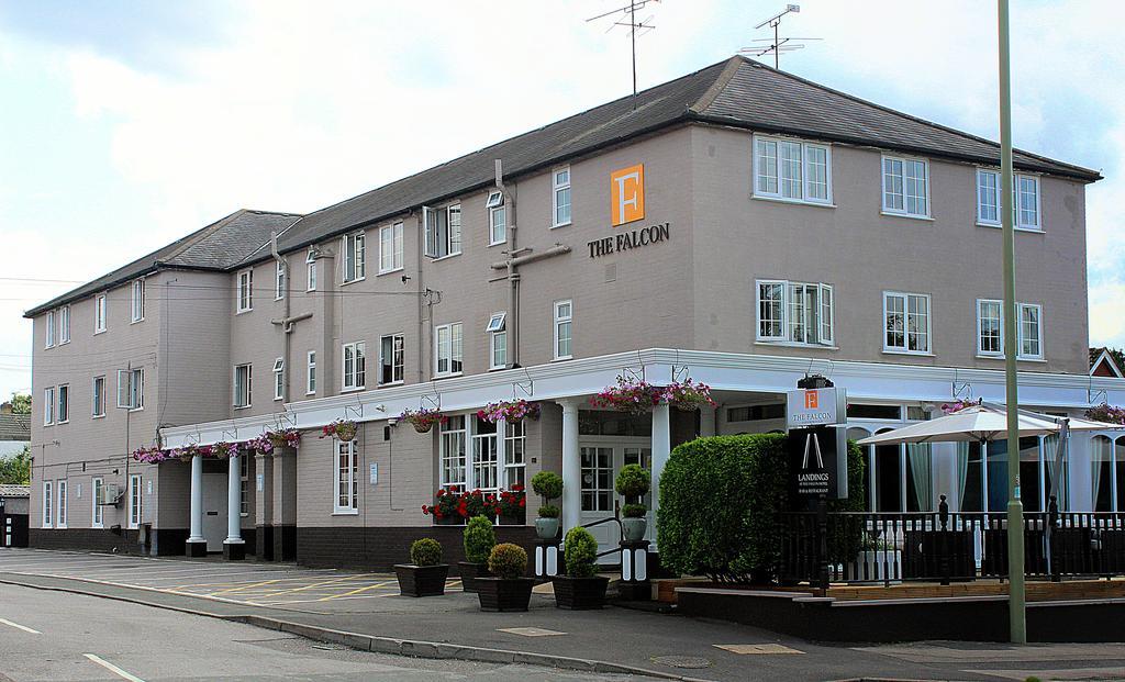 The Falcon Hotel Farnborough  Exterior foto